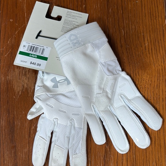 Under Armour White Sports Gloves - Picture 1 of 5